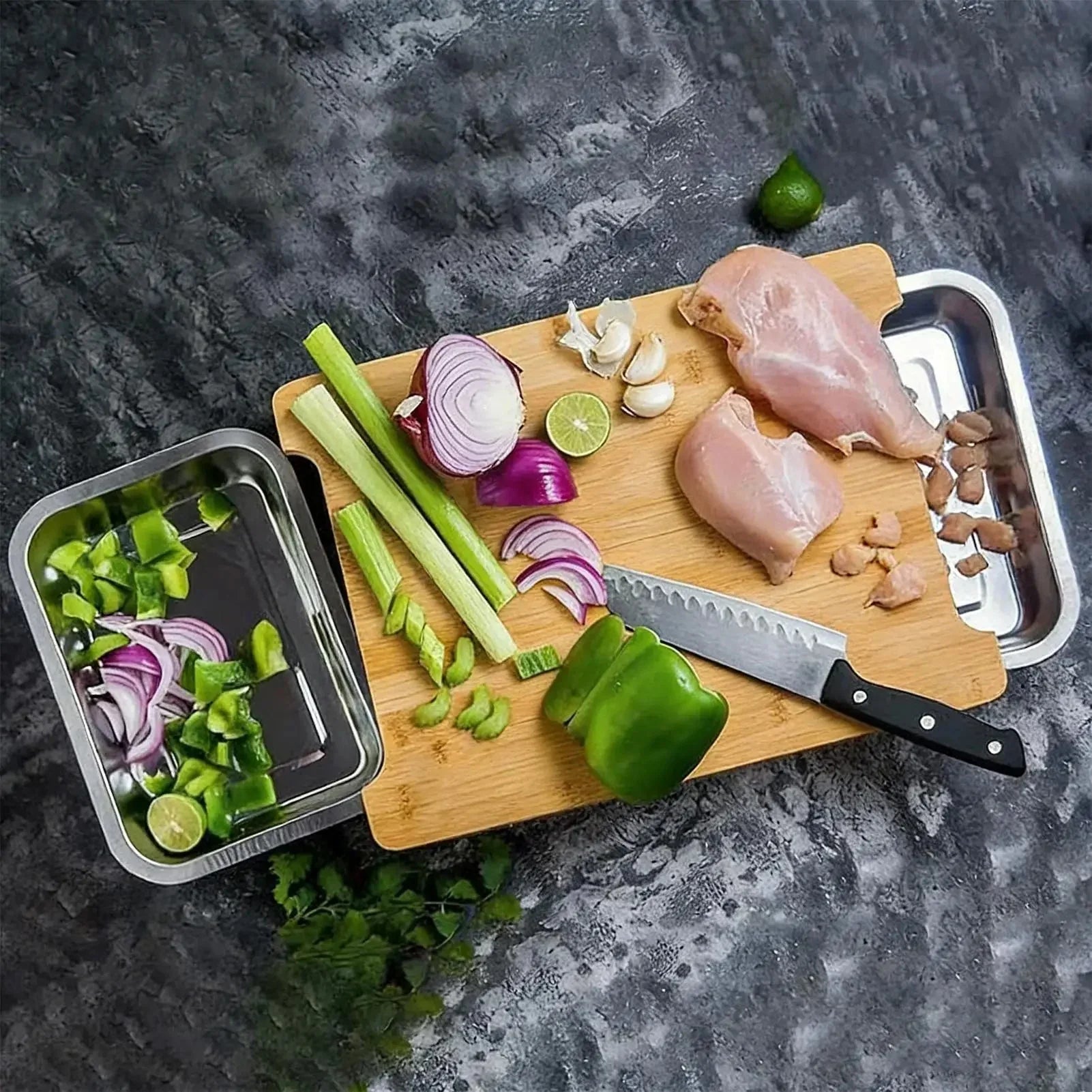 Planche à découper avec bacs de rangement : organiser sa préparation en cuisine