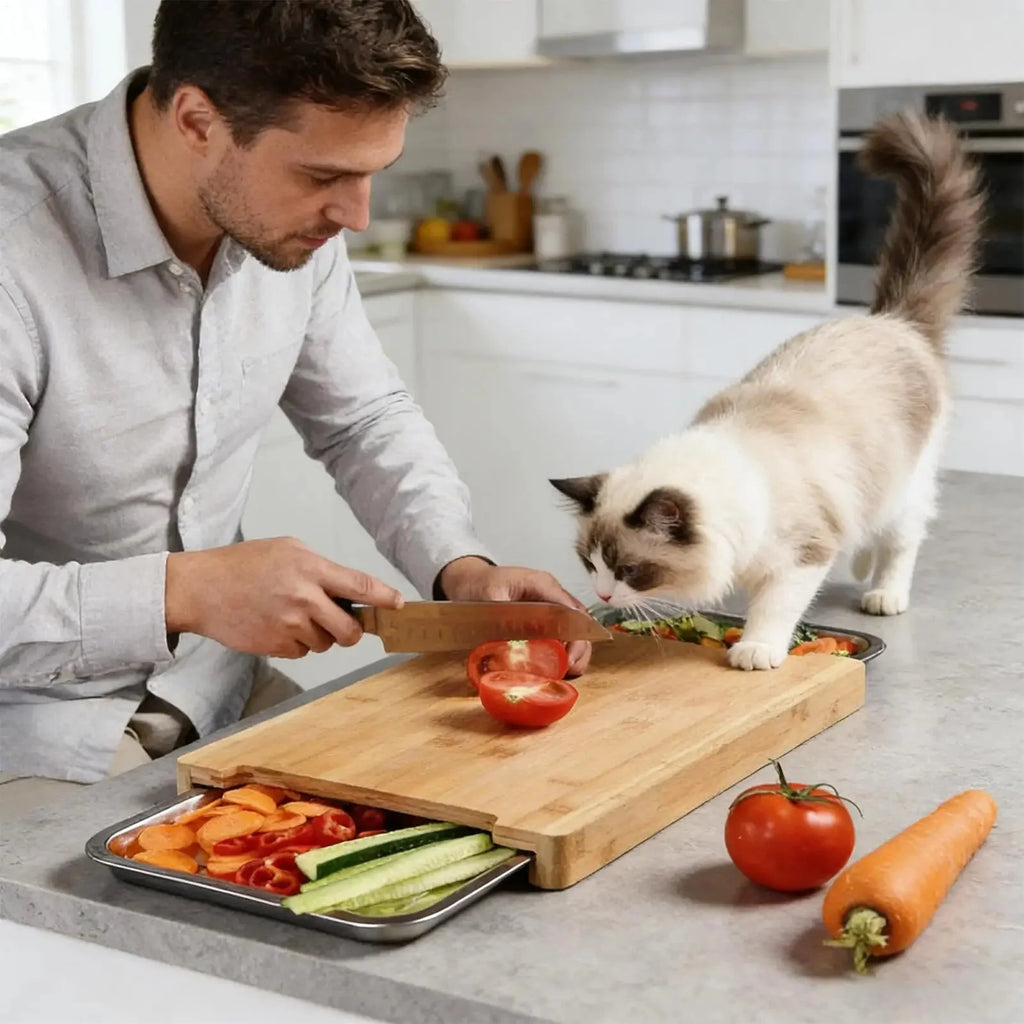 Planche à découper en bambou avec rangement – détail matière