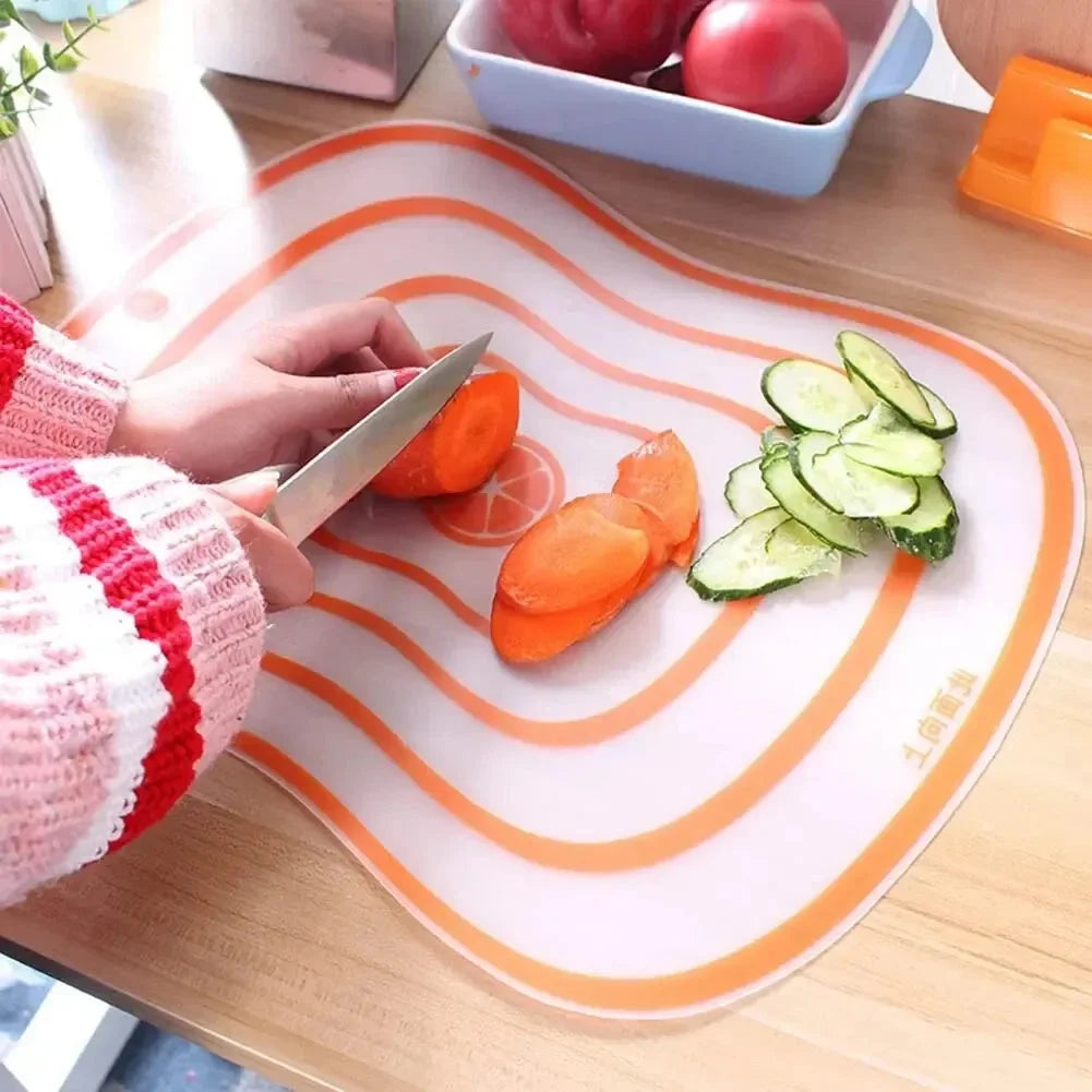 Planche à découper en plastique transparente