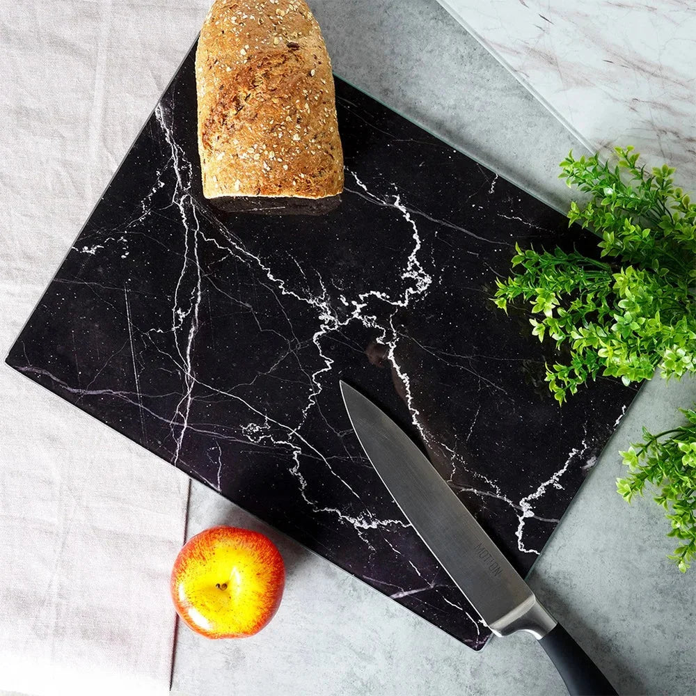 Planche à découper en verre noir effet marbre – détail matière