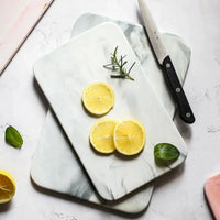 Plateau en céramique motif marbre pour fromage et pain – détail matière